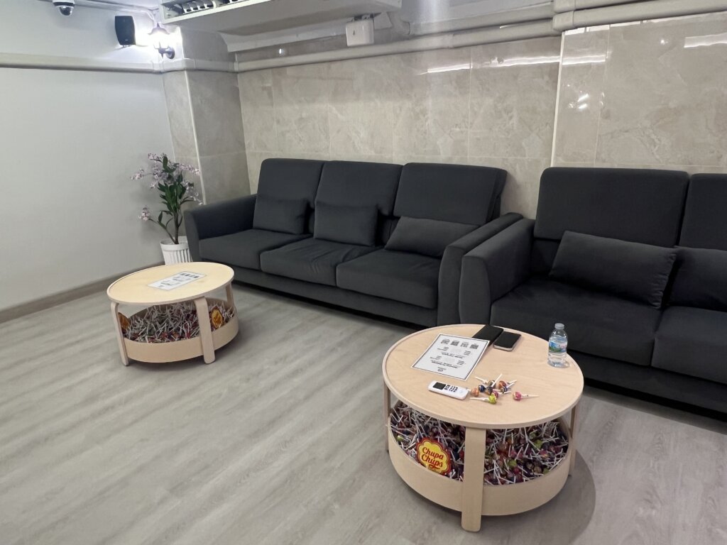 A5 Massage 待合室 ロビー