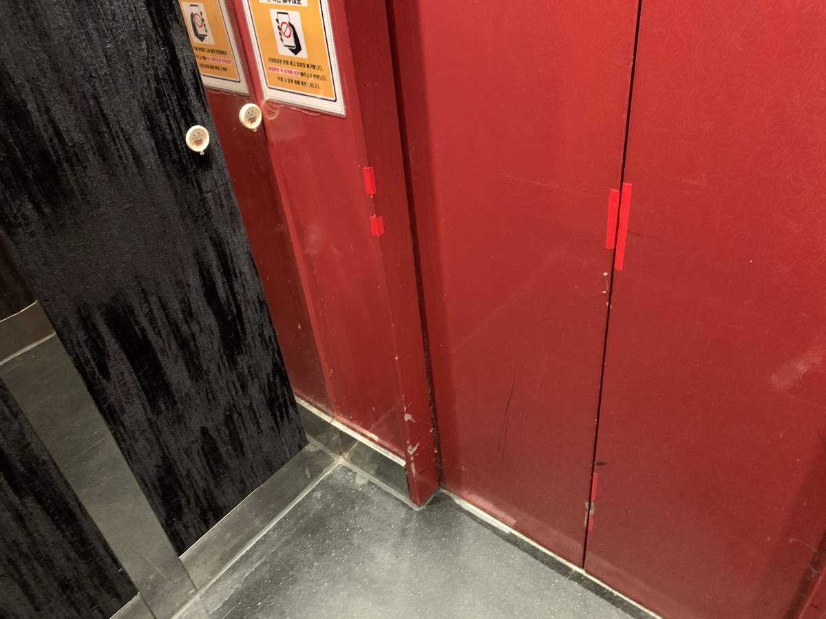 CROWN エレベーター