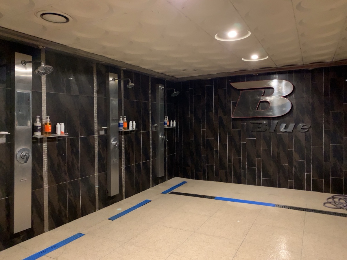 CROWN シャワールーム